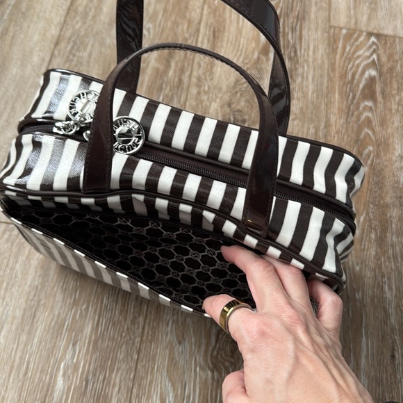 Henri Bendel Signature Striped 3 Zip Compartment Hanging Toiletries Bag - Picture 10 of 10
